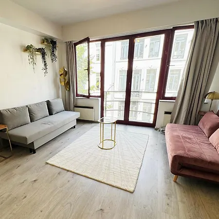 Bright And Apartman *