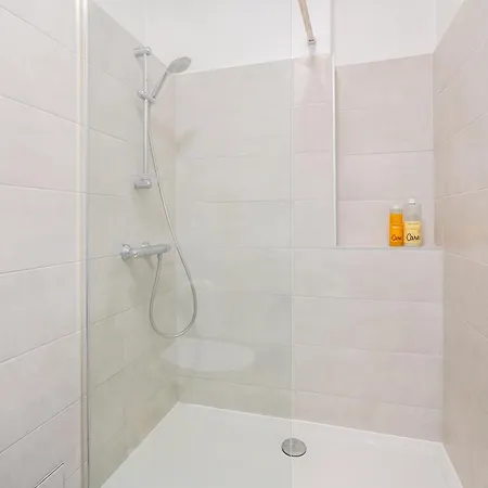 Bright And Apartman