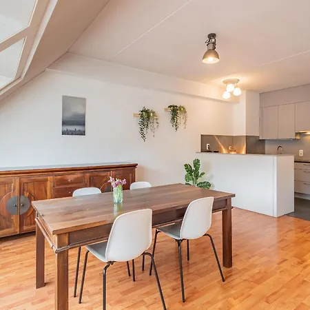 Apartman Bright And *