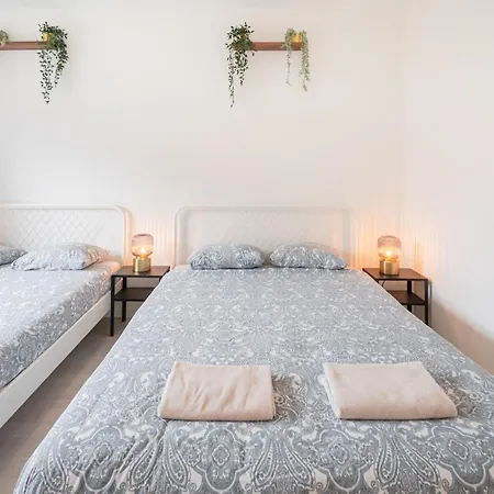 Bright And Apartman *